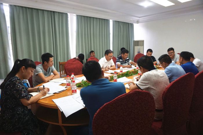 清欠会议现场（谢微旋 摄）.jpg