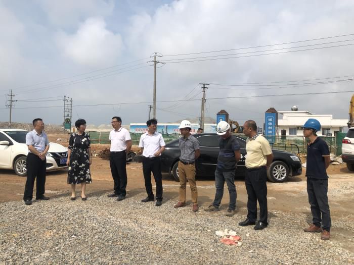 3视察项目现场。卢丽君 摄700.JPG