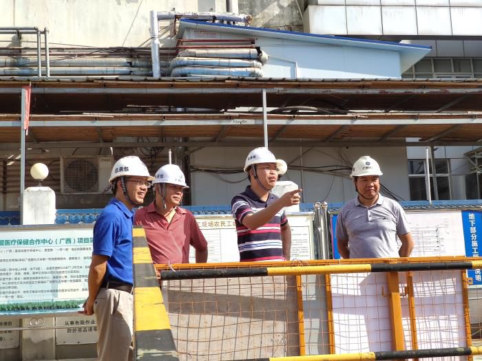 3检查现场。杨积振 摄700.jpg