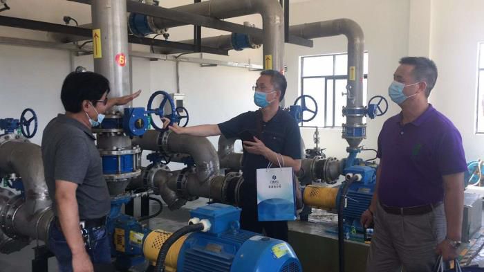 1.2检查现场。银燕 摄700.jpg