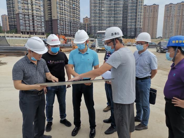 2.1调研现场。潘治昆 摄700.jpg