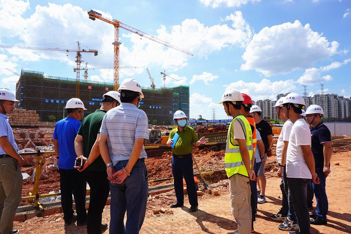 1595843500791526.jpg 现场指导。谢微旋 摄.JPG