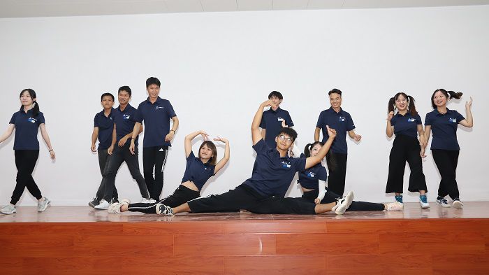 1595929114134736.jpg 晚会表演3.JPG