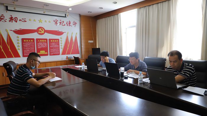 1597735213595990.jpg 第一小姐答辩现场.JPG