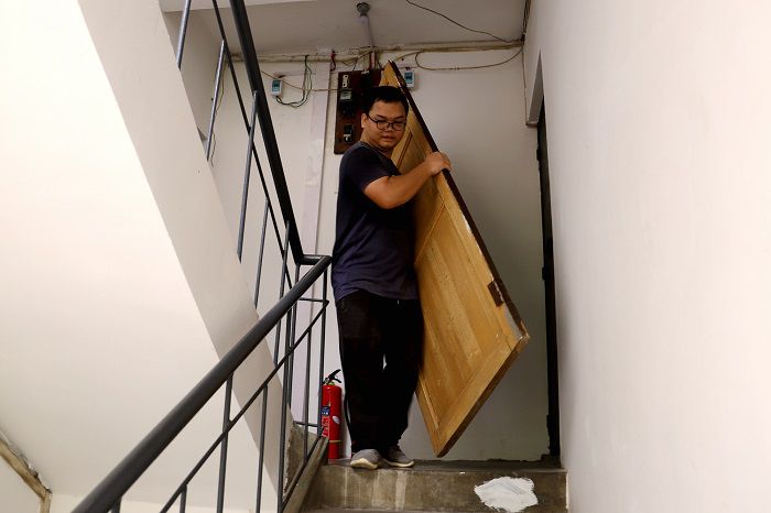 1597916962135980.jpg 5.1清理楼道内的杂物.JPG