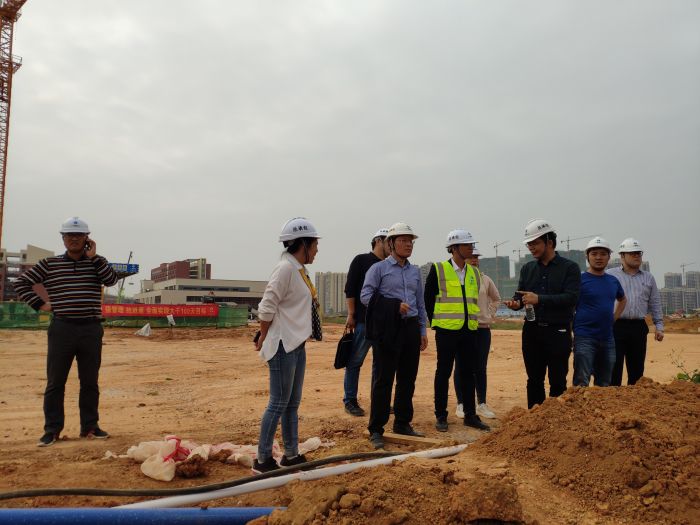 检查现场。 龙兆开 摄.jpg