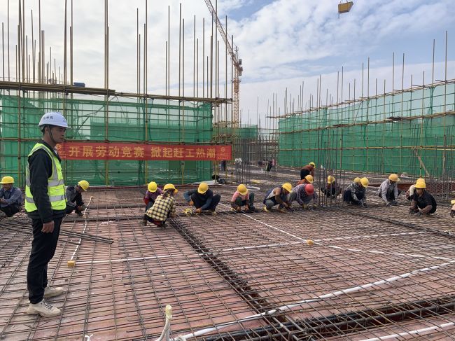 劳动竞赛现场。杨祯文 摄.jpg