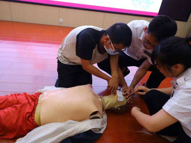 1633751643558595.jpg 1.3心脏复苏实操(修图).jpg