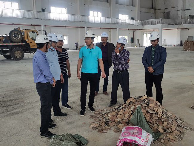 1634523697125304.jpg 现场指导工作。梁宏宇 摄(修图).jpg