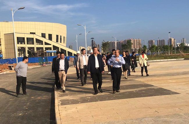 1639447570118010.jpg 调研现场。何传康 摄(修图).jpg