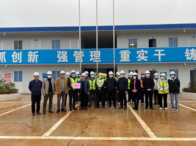 1646035380604596.jpg 慰问合影.jpg