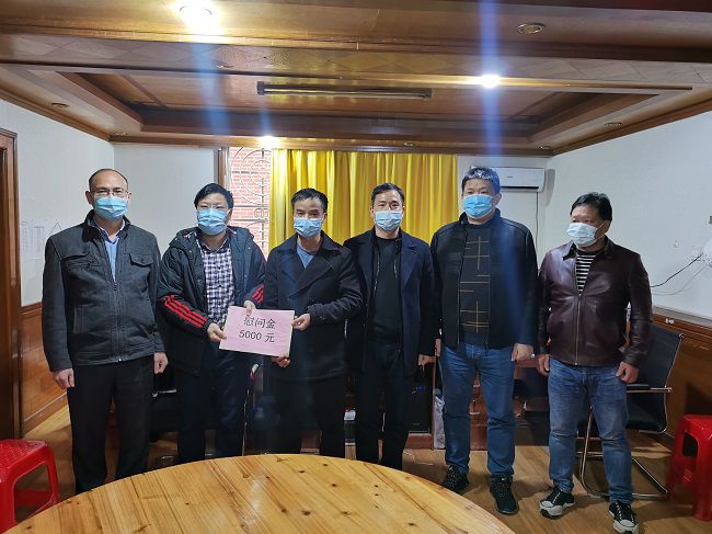 1646035648160508.jpg 慰问合影。莫光富 摄(修图).jpg