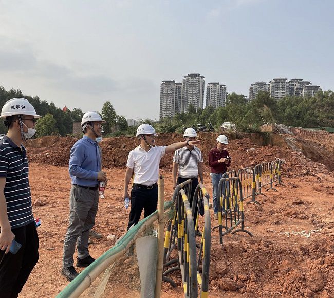 1649723753844197.jpg 检查现场。梁荣程 摄(修图).jpg