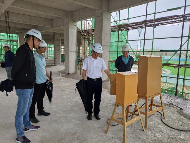 邓少新带队到广西工业职业技术学院项目检查。龙兆开 摄（修图）.jpg