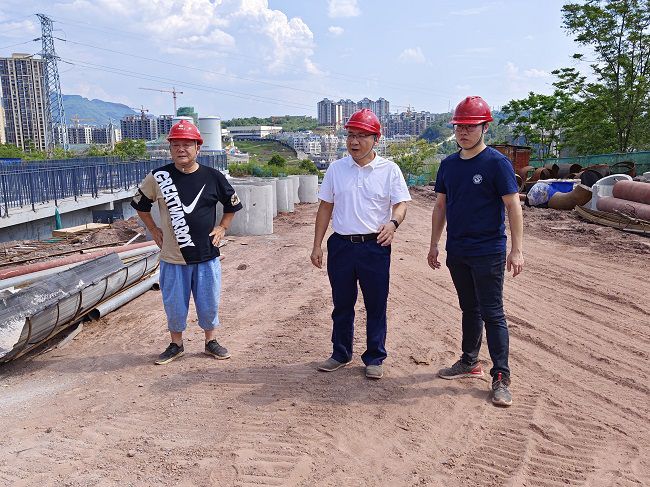 1659659628329451.jpg 指导现场。韦武澳 摄(修图).jpg