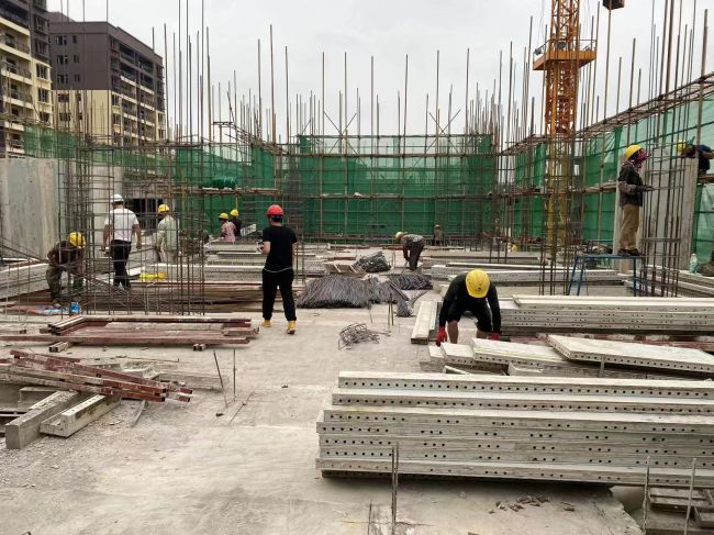 楼面施工。马小云 摄（修图）.jpg